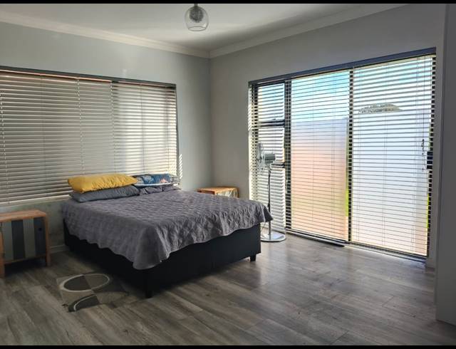 3 BEDROOM HOUSE FOR SALE IN ASTON BAY
